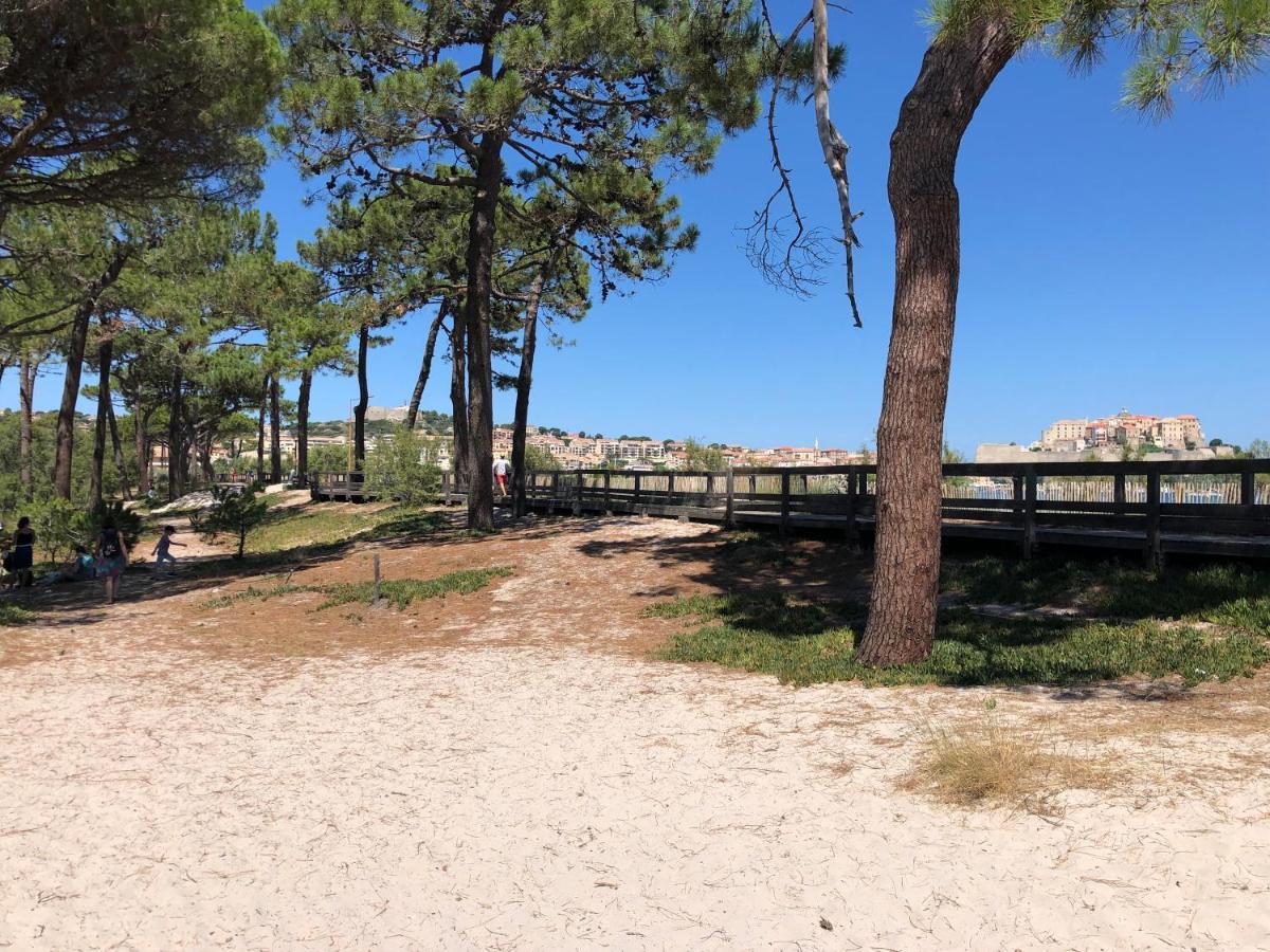 דירות קאלבי Duplex Renove Les Pieds Dans L'Eau מראה חיצוני תמונה