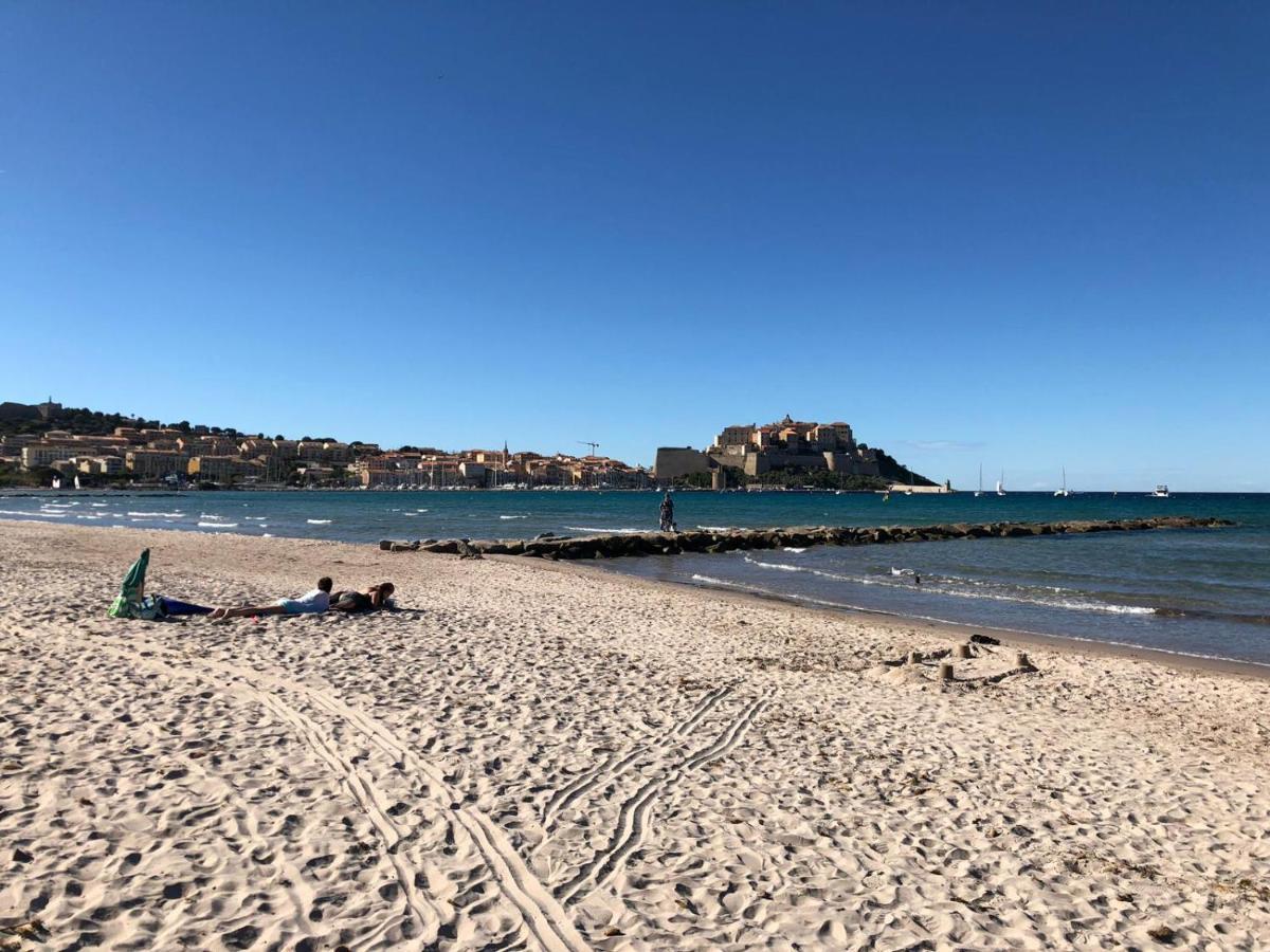 דירות קאלבי Duplex Renove Les Pieds Dans L'Eau מראה חיצוני תמונה